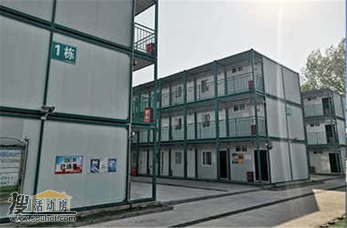 河北省承德市雙灤區(qū)康泰中西醫(yī)診所西側(cè)70米二手標(biāo)準(zhǔn)箱式房出售出售